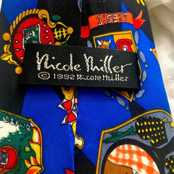 Vintage 1992 Nicole Miller “Coat of Armor” 100% Silk Neck Tie EUC - Picture 2 of 7